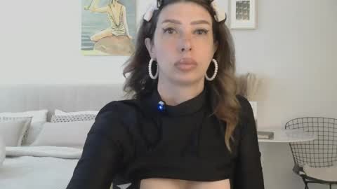 White Queen online show from June 9, 2026, 3:07 am