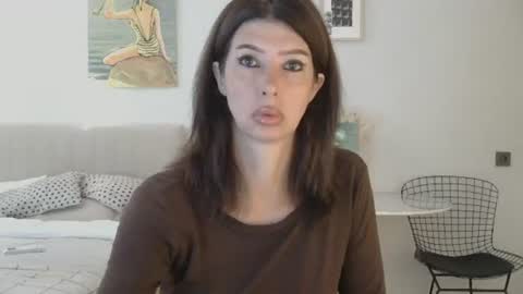 White Queen online show from July 20, 2026, 2:48 am
