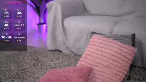 whitneyandrews online show from October 14, 2025, 6:03 am