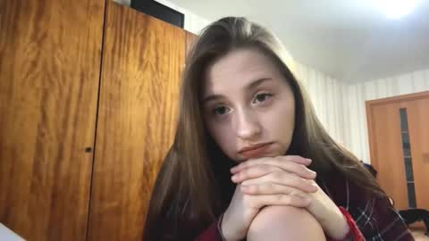 Vicky online show from March 18, 2026, 2:42 pm