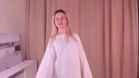Chloe online show from December 24, 2024, 9:06 am