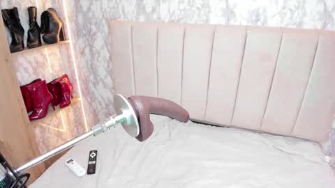 Snapshot of whitneyyfox chatting on September 14, 2025, 10:53 pm whitneyyfox online show from September 14, 2025, 10:53 pm