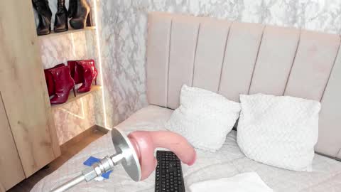 Snapshot of whitneyyfox chatting on September 22, 2025, 11:07 pm whitneyyfox online show from September 22, 2025, 11:07 pm