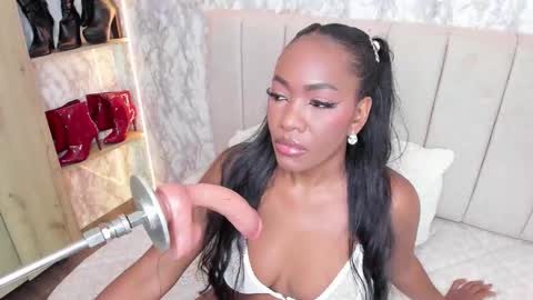 Snapshot of whitneyyfox chatting on September 25, 2025, 12:25 am whitneyyfox online show from September 25, 2025, 12:25 am