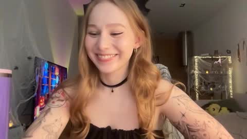 Alisa online show from October 31, 2025, 8:04 am