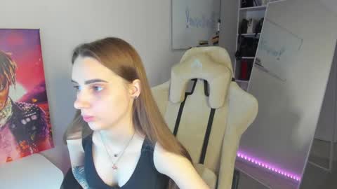 Snapshot of whole_eternity chatting on January 4, 2025, 1:21 am Abby online show from January 4, 2025, 1:21 am