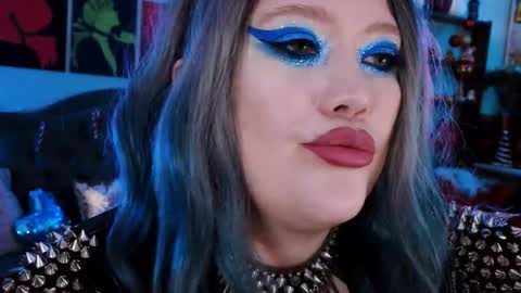 Laura  online show from December 29, 2024, 3:11 am