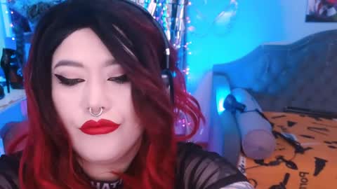 Laura  online show from February 25, 2025, 9:46 pm