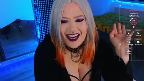 Snapshot of wickedxqueen chatting on May 4, 2026, 7:10 pm Laura online show from May 4, 2026, 7:10 pm