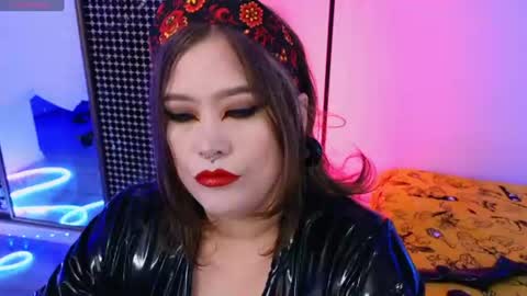 Laura  online show from July 4, 2026, 9:32 pm