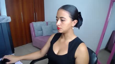 Ilauren online show from January 27, 2025, 7:03 pm