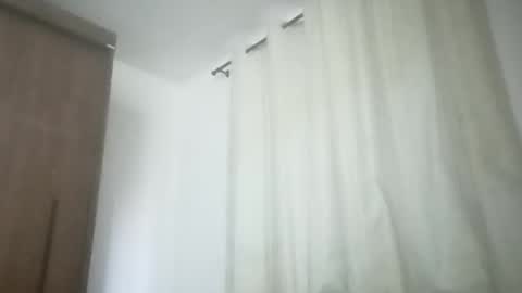 Snapshot of wildbrdick chatting on April 17, 2026, 9:34 am wildbrdick online show from April 17, 2026, 9:34 am