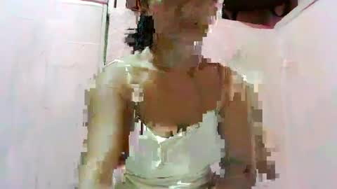 wildchilly_pearl19 online show from February 9, 2025, 3:43 am