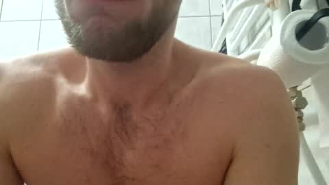 Snapshot of wildmike93 chatting on December 22, 2025, 7:05 am wildmike93 online show from December 22, 2025, 7:05 am