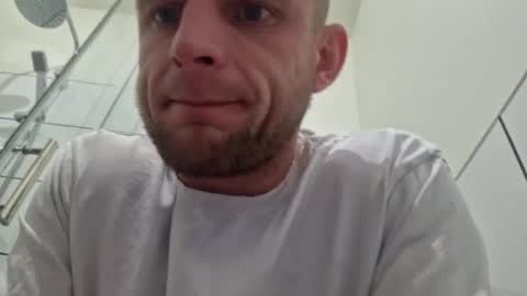Snapshot of wildmike93 chatting on February 5, 2026, 9:08 pm wildmike93 online show from February 5, 2026, 9:08 pm