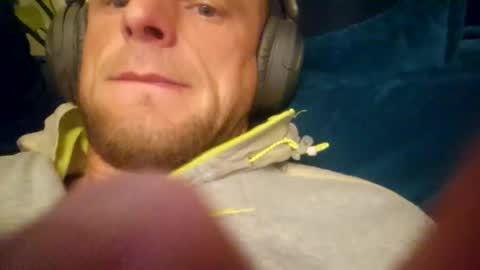 Snapshot of wildmike93 chatting on May 7, 2026, 2:28 am wildmike93 online show from May 7, 2026, 2:28 am