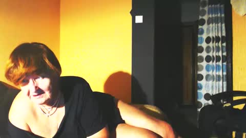 Snapshot of wildredcat chatting on March 6, 2025, 10:36 pm WildRedCat online show from March 6, 2025, 10:36 pm