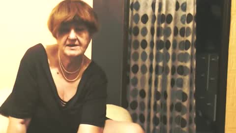 Snapshot of wildredcat chatting on November 5, 2025, 4:18 pm WildRedCat online show from November 5, 2025, 4:18 pm