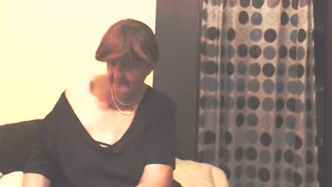 Snapshot of wildredcat chatting on November 20, 2025, 8:41 pm WildRedCat online show from November 20, 2025, 8:41 pm