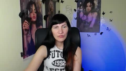 Snapshot of wildsoul8 chatting on May 21, 2026, 5:25 am Rosalinda online show from May 21, 2026, 5:25 am