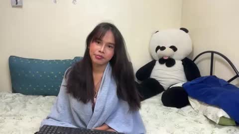 Rhean online show from November 18, 2025, 4:44 pm