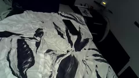 WildxxxWilly online show from May 18, 2026, 6:14 pm