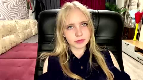 Anny online show from June 14, 2026, 9:11 am