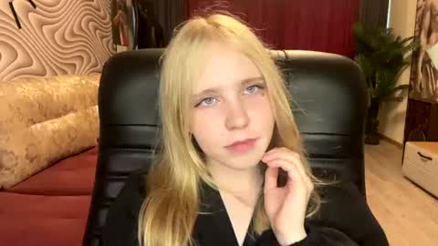 Anny online show from June 29, 2026, 8:20 am