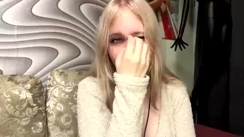 Anny online show from July 26, 2026, 9:05 am