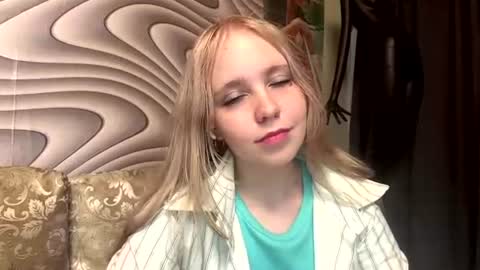 Anny online show from July 28, 2026, 9:37 am