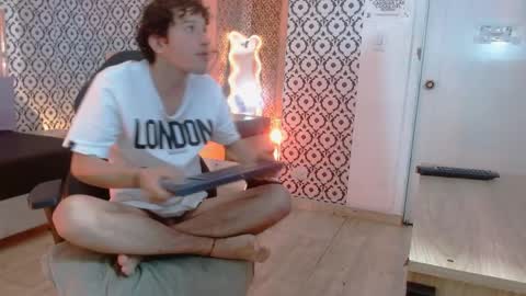 Snapshot of will_tay1 chatting on April 8, 2026, 3:17 am WILL online show from April 8, 2026, 3:17 am