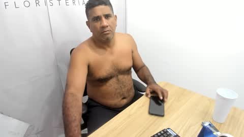 Snapshot of will_thompson_ chatting on December 29, 2024, 2:06 am will_thompson_ online show from December 29, 2024, 2:06 am