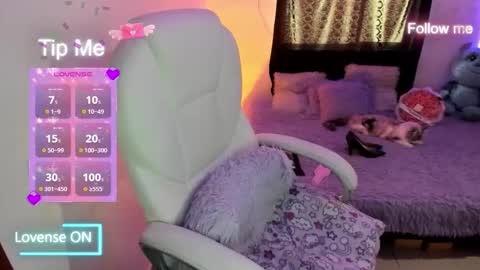 sofia and will online show from November 29, 2025, 1:14 pm