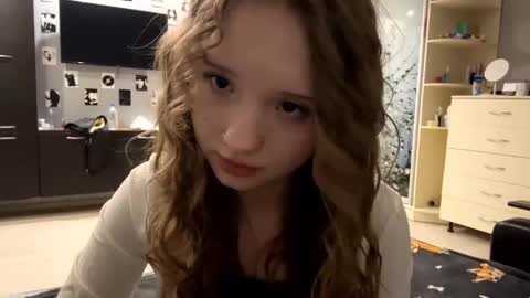 Snapshot of willenasow chatting on December 20, 2025, 7:10 pm Olivia online show from December 20, 2025, 7:10 pm