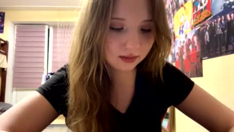 Snapshot of willenasow chatting on February 16, 2026, 6:26 pm Olivia online show from February 16, 2026, 6:26 pm