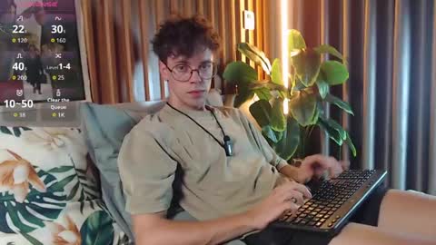 Snapshot of william_henry_a chatting on May 23, 2026, 1:48 pm William online show from May 23, 2026, 1:48 pm