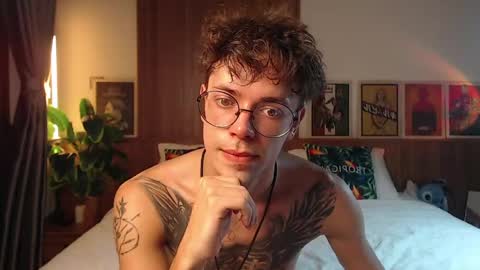 Snapshot of william_henry_a chatting on May 27, 2026, 2:03 pm William online show from May 27, 2026, 2:03 pm