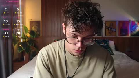 Snapshot of william_henry_a chatting on June 5, 2026, 10:32 am William online show from June 5, 2026, 10:32 am