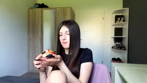 Mari online show from June 22, 2026, 10:01 am