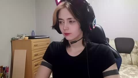 Luna online show from July 25, 2026, 8:39 pm