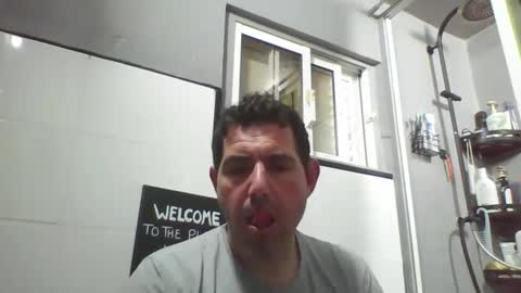 Snapshot of windowpane5 chatting on February 18, 2025, 10:25 pm windowpane online show from February 18, 2025, 10:25 pm