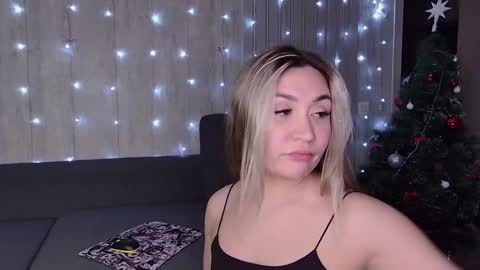 Snapshot of wineandboobs chatting on February 20, 2025, 6:35 pm wineandboobs online show from February 20, 2025, 6:35 pm