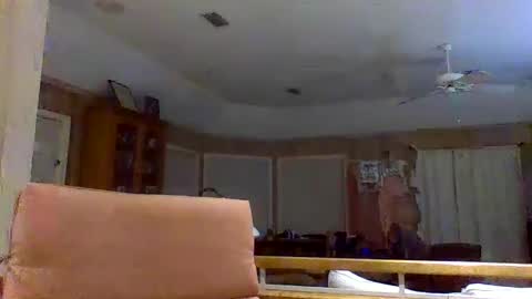 Snapshot of winedog2020 chatting on February 17, 2026, 6:21 am Gundja Man online show from February 17, 2026, 6:21 am