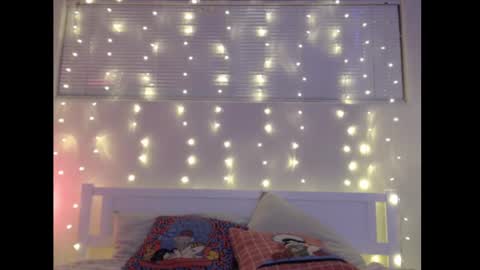 Snapshot of wingardiumleveveosa chatting on February 17, 2025, 4:53 am Eevie online show from February 17, 2025, 4:53 am