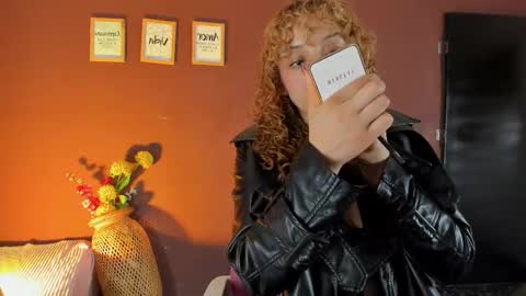 Wini Fer online show from November 22, 2025, 12:26 pm