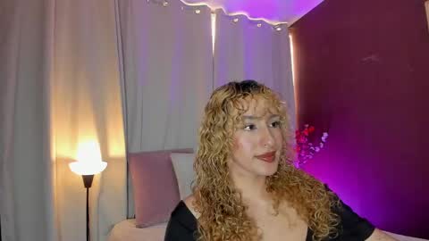 Snapshot of wini_fer chatting on June 2, 2026, 12:40 pm Wini Fer online show from June 2, 2026, 12:40 pm