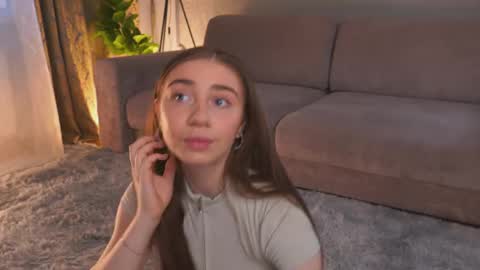 Lillian online show from April 9, 2026, 3:17 am