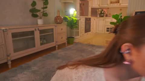 Lillian online show from May 26, 2026, 3:02 am