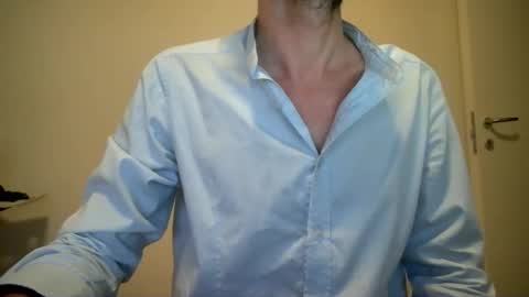 Snapshot of winston1414 chatting on May 23, 2026, 8:35 pm JanCloud online show from May 23, 2026, 8:35 pm