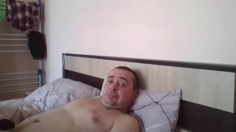 Snapshot of winston1982q chatting on April 12, 2026, 8:41 am winston1982q online show from April 12, 2026, 8:41 am